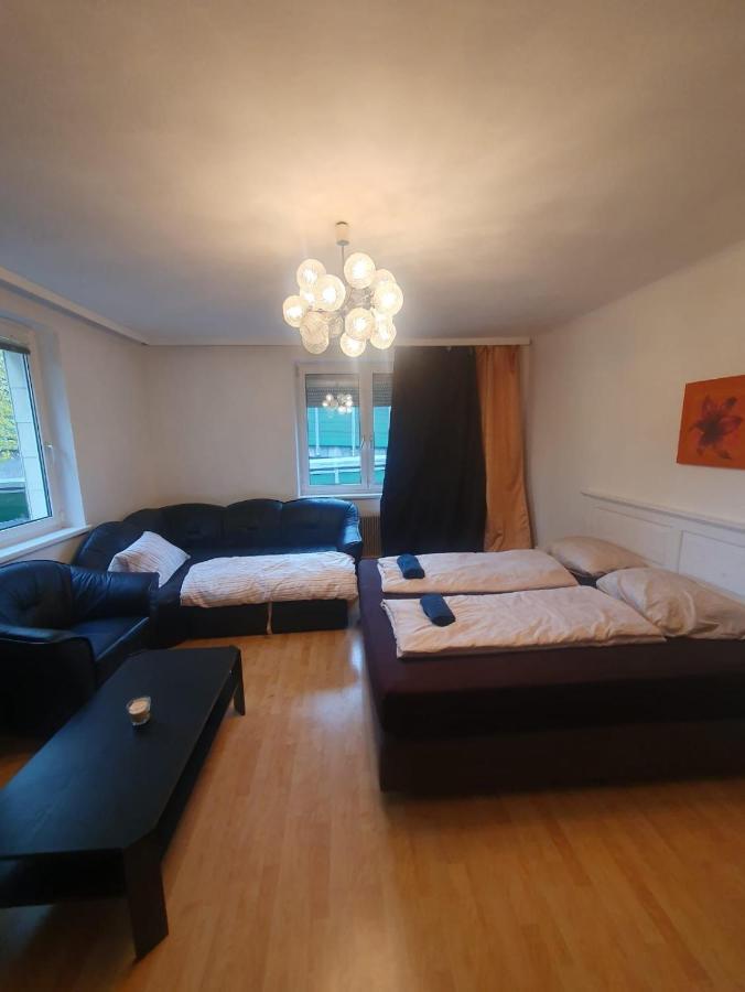 Breathtaking Shared Villa Near Danube River /W Garden And Parking Wina Bagian luar foto