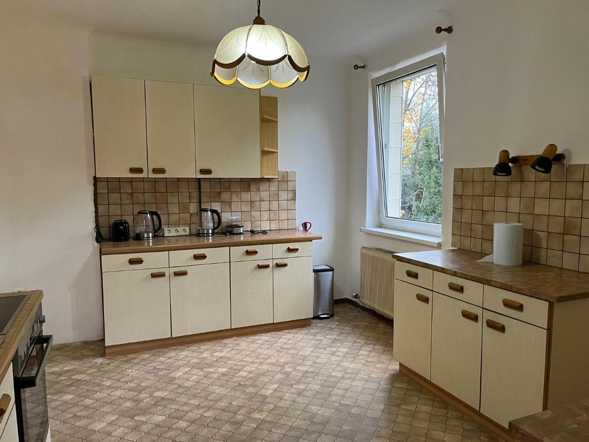 Breathtaking Shared Villa Near Danube River /W Garden And Parking Wina Bagian luar foto