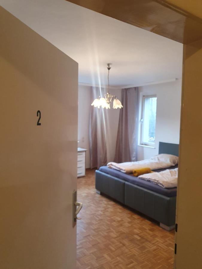Breathtaking Shared Villa Near Danube River /W Garden And Parking Wina Bagian luar foto